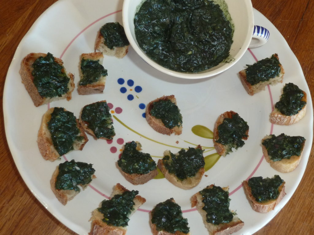 toast de tartare d'algues à la spiruline